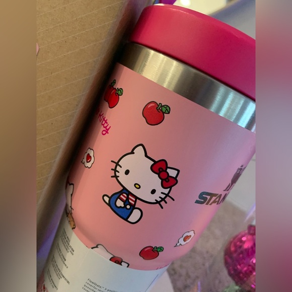Hello Kitty 20oz Stanley tumbler - Picture 5 of 5